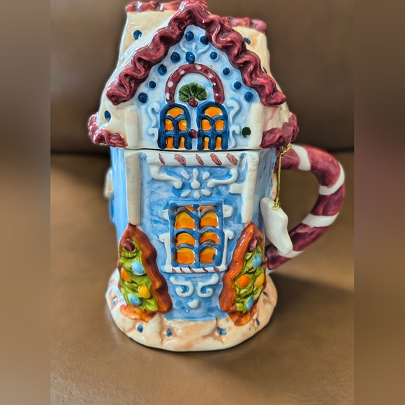 Holiday Seasons Hand Painted Ceramic Covered House Mug Christmas - Picture 1 of 16